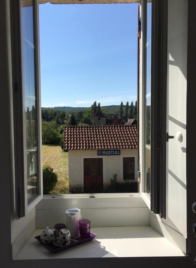 Saint-Martial-d'Albarede Ancien Relais De Poste The Old Post Office Bed & Breakfast エクステリア 写真
